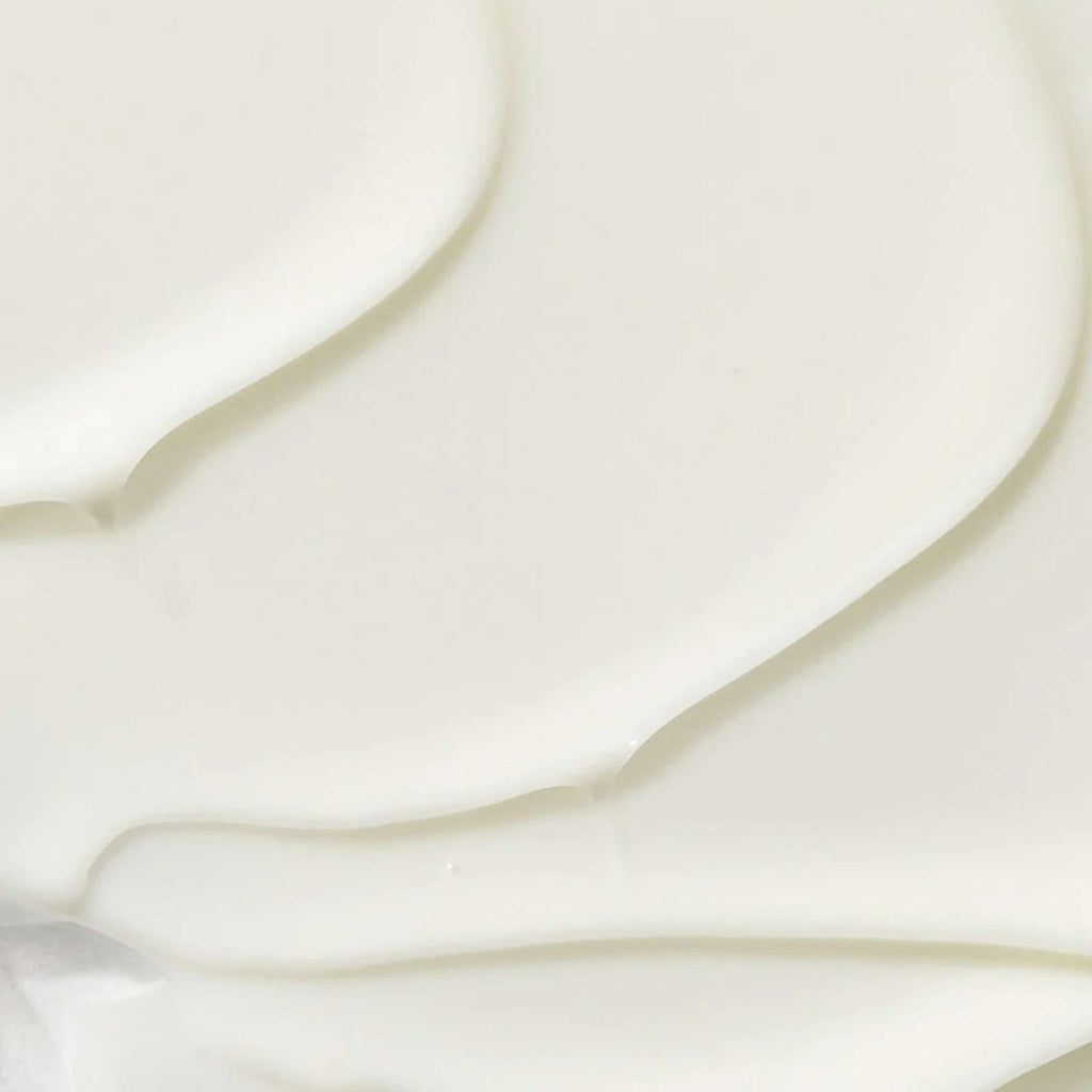 Vivier dark circle eye cream in a 15ml jar, designed to reduce puffiness and brighten the under-eye area.